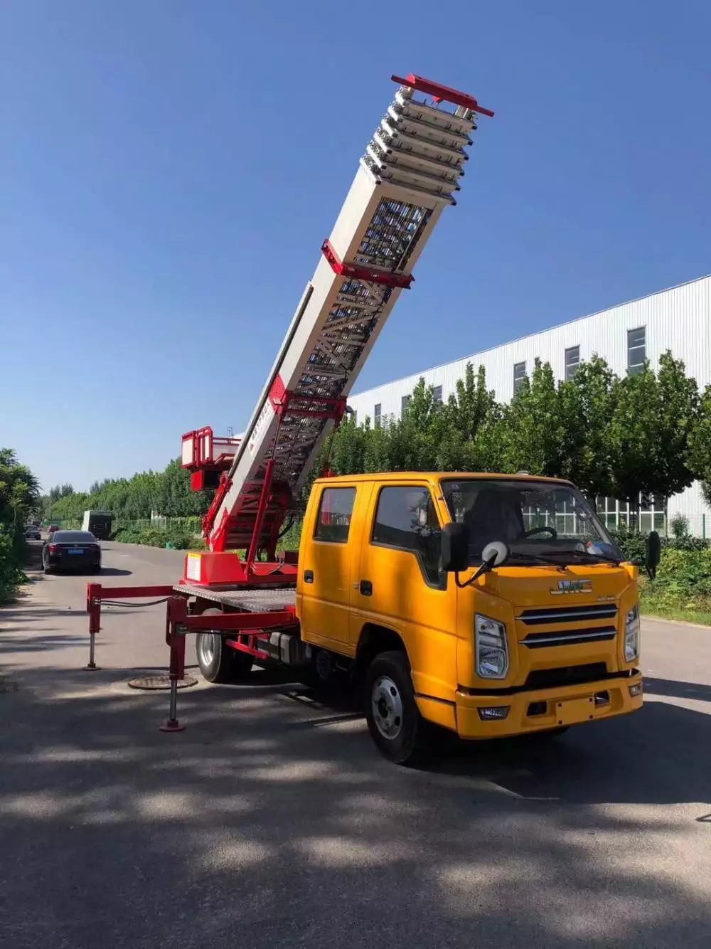 光泽县附近的云梯车出租服务：轻松解决高空作业需求